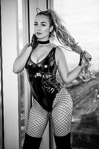 First image of the sexy gallery Bibi - Feline Reflection