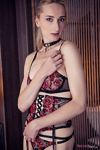 First image of the sexy gallery Ayla - Roses Are Red