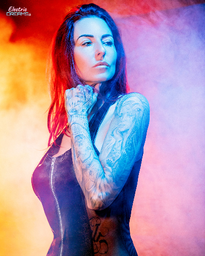 First image of the sexy gallery Lindsey - Flames