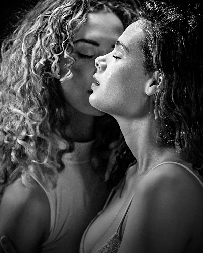 First image of the sexy gallery Puck & Einai - Passion
