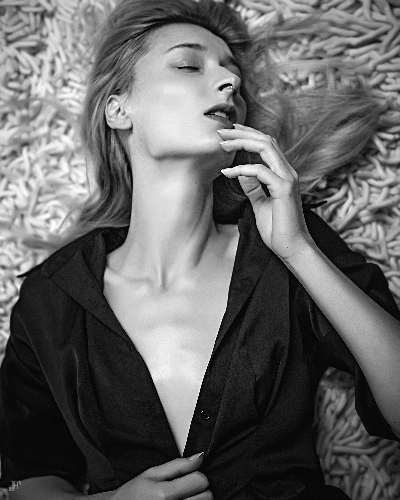 First image of the sexy gallery Ayla - Voyage