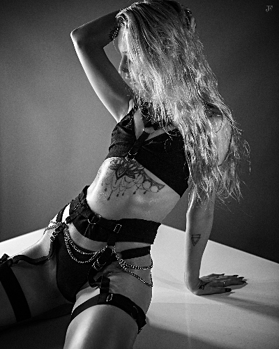 First image of the sexy gallery Jolien - Attitude